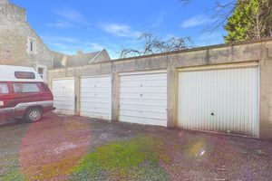 Garage - click for photo gallery